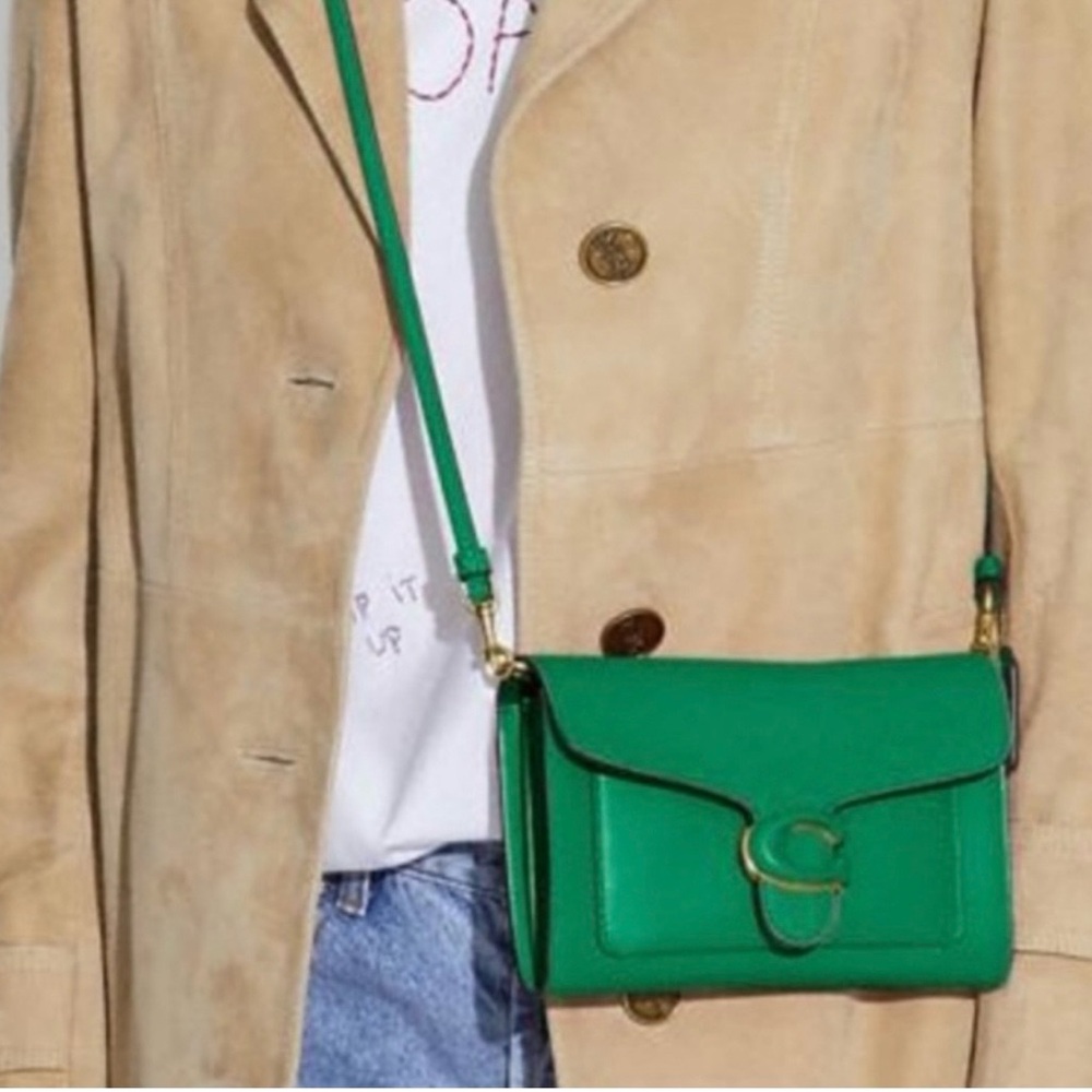 Coach Emerald Green Leather TABBY Crossbody with Signature C Clasp- Pristine.  💚 - Picture 5 of 7